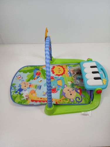 Fisher-Price Rainforest Piano-Gym, mitwachsende Spieldecke für Neugeborene und Kleinkinder mit Spielzeug, Spielen im Bauchlage, deutsche Version, ab Geburt, HBB73